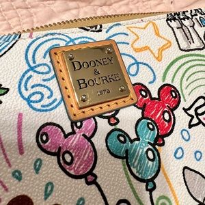 {Dooney & Bourke} Disney wallet